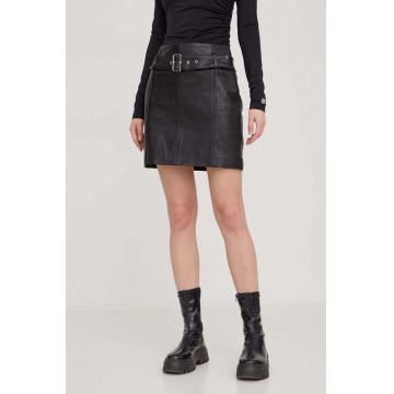 HUGO fustă de piele culoarea negru, mini, drept 50504797 HUGO fustă de piele culoarea negru, mini, drept 50504797