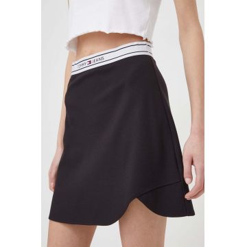 Tommy Jeans fustă culoarea negru, mini, evazați DW0DW17880