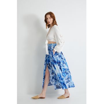 Fusta lunga cu model floral si slit frontal