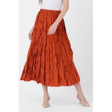 Fusta lunga, ampla, creponata, lucios-satinata, caramizie Fusta lunga, ampla, creponata, lucios-satinata, caramizie