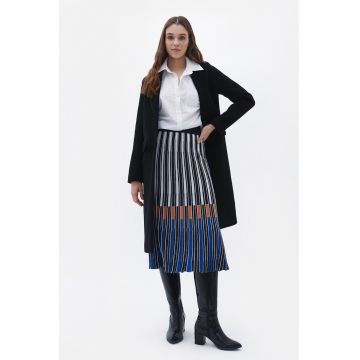 Fusta midi evazata cu model