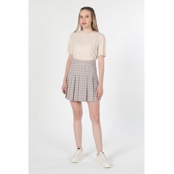 Fusta cu pliuri si model in carouri
