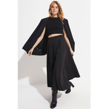 Fusta evazata cu model uni