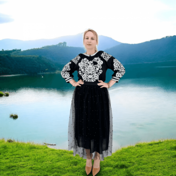 Fusta Traditionala cu tulle cu margele - Model 3