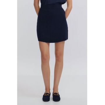 Fusta cambrata cu model uni