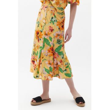 Fusta cu model floral si croiala pe bie