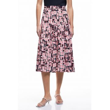 Fusta evazata cu model geometric
