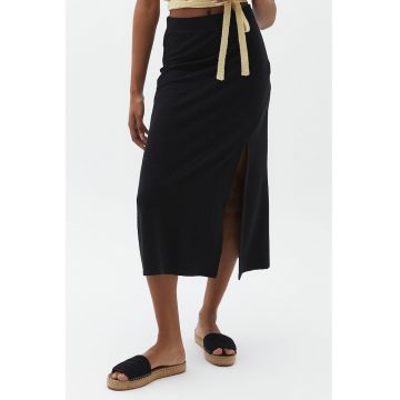 Fusta midi cu slit lateral