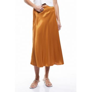 Fusta midi evazata cu aspect satinat