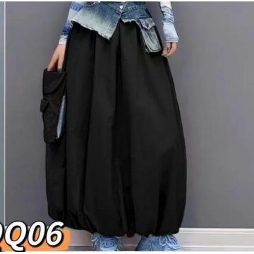 Fusta larga gogosar neagra tip cargo cu buzunare laterale , model urban casual