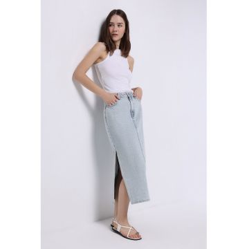 Fusta lunga de denim cu slituri laterale