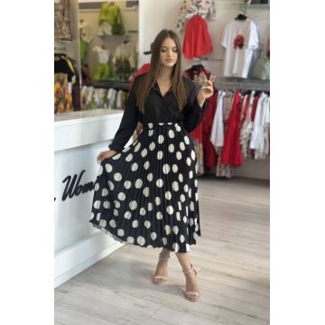 Fusta plisata neagra cu buline albe Fusta plisata neagra cu buline albe