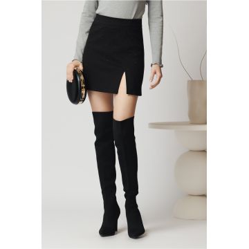 Fusta casual scurta din viscoza neagra cu strasuri Fusta casual scurta din viscoza neagra cu strasuri