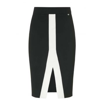 Fusta creion cu detalii contrastante