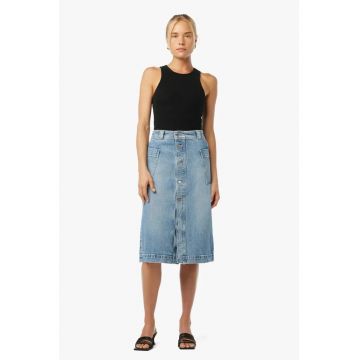 Fusta cu buzunare laterale si inchidere frontala prin nasturi