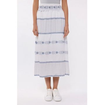 Fusta cu model etnic