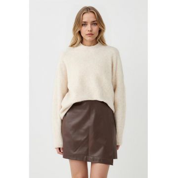 Fusta din piele ecologica cu croiala petrecuta