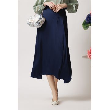 Fusta din satin bleumarin cu baza asimetrica Fusta din satin bleumarin cu baza asimetrica