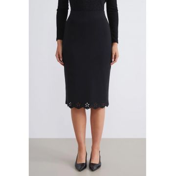 Fusta dreapta cu decupaj