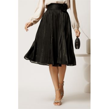 Fusta DY Fashion midi neagra in clos din voal cu insertii din fir lurex si floare in talie Fusta DY Fashion midi neagra in clos din voal cu insertii din fir lurex si floare in talie