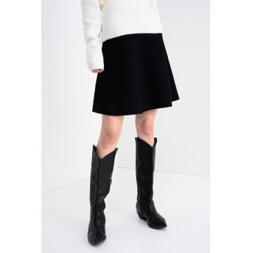Fusta evazata scurta cu talie medie