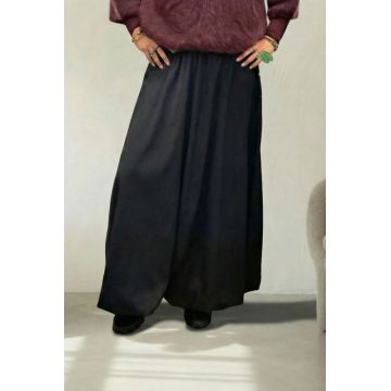 Fusta maxi, gogosar, neagra, ampla cu volum fluid, material tip rips ,   talie elastica