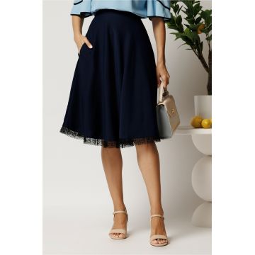 Fusta midi bleumarin din viscoza in clos cu dantela la baza Fusta midi bleumarin din viscoza in clos cu dantela la baza