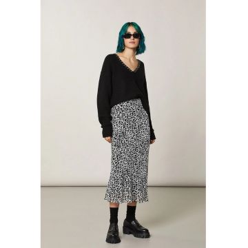 Fusta midi cu o croiala lejera