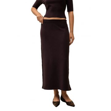 Fusta midi -  tricotata - textura moale - talie inalta - maro cognac