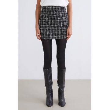 Fusta mini cu model in carouri si aspect texturat