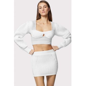 Fusta mini dintr-o tesatura texturata in stil bodycon