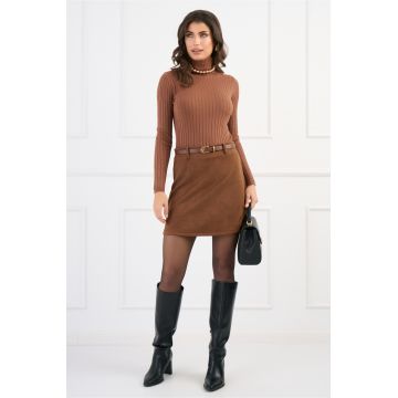 Fusta scurta din stofa catifelata maro camel cu croi evazat si curea in talie Fusta scurta din stofa catifelata maro camel cu croi evazat si curea in talie