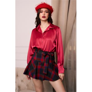 Fusta scurta din stofa neagra cu carouri rosii si cordon in talie Fusta scurta din stofa neagra cu carouri rosii si cordon in talie