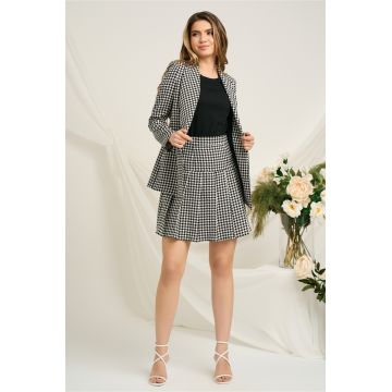 Fusta scurta office din stofa alb-negru cu imprimeu pepit si pliuri Fusta scurta office din stofa alb-negru cu imprimeu pepit si pliuri