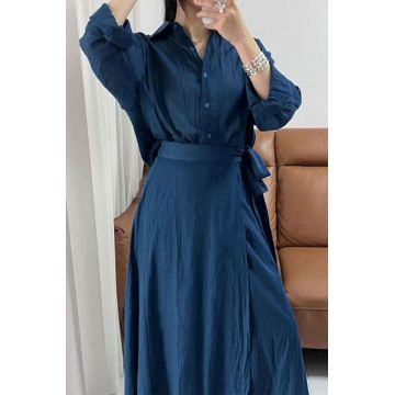 Compleu din vascoza si bumbac, creponate cu camasa si fusta petrecuta, turcoaz inchis