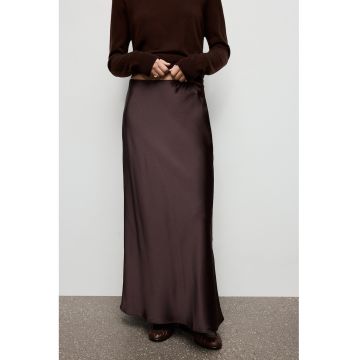 Fusta de satin cu croiala in A