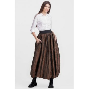Fusta lunga gogosar, din tafta maro cu striatii