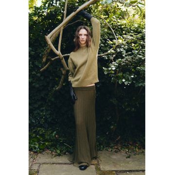 Fusta midi cu pliuri