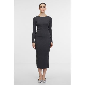 Fusta midi din tricot cu slit lateral cu nasturi