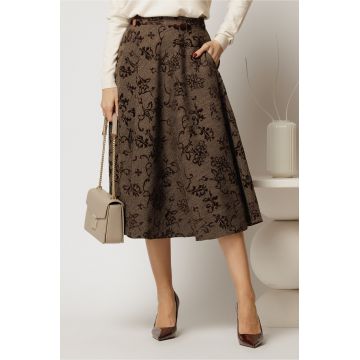 Fusta midi maro cu imprimeuri din catifea si nasturi decorativi pe talie