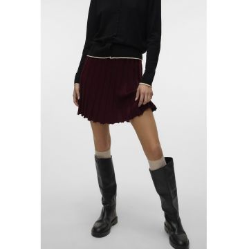 Fusta tricotata evazata si plisata