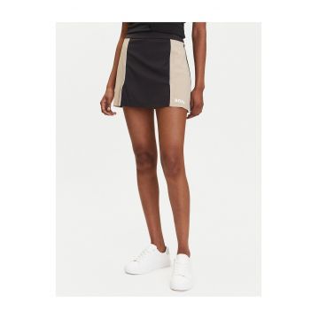 Fusta dama  pantaloni scurti - negru - 2 caracteristici reprezentative