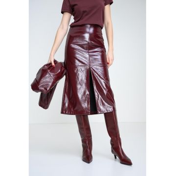 Fusta din piele ecologica cu slit pe partea din fata - Visiniu