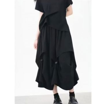 Fusta midi arhitecturala cu drapaje, neagra