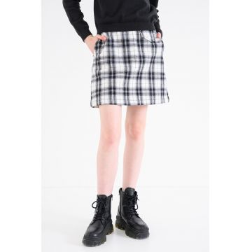 Fusta scurta cu talie inalta si model in carouri