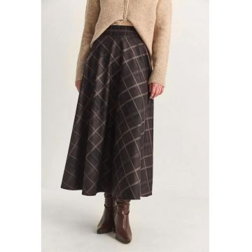 Fusta maxi  cu carouri - Maro inchis